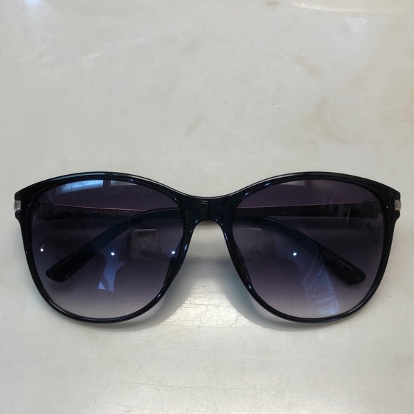 Gorgeous sunglasses - Picture 4 of 4